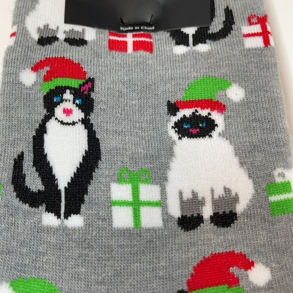 Hot Sox and Legale 4 Pairs Assortment of Christmas Holiday Socks